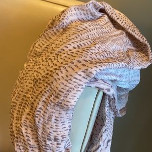 Liebeskind Berlín Print scarf